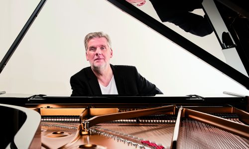Jean Michel Bernard Jean Michel Bernard, le 28 Mars 2018 dans les locaux de Steinway